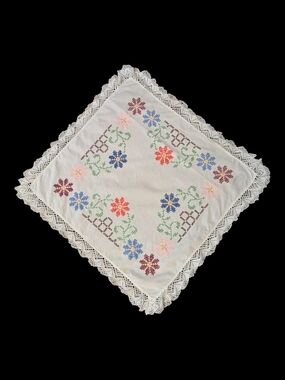VTG Handmade Square* Floral Cross Stitched W Crocheted Lace Table Topper 25x24*